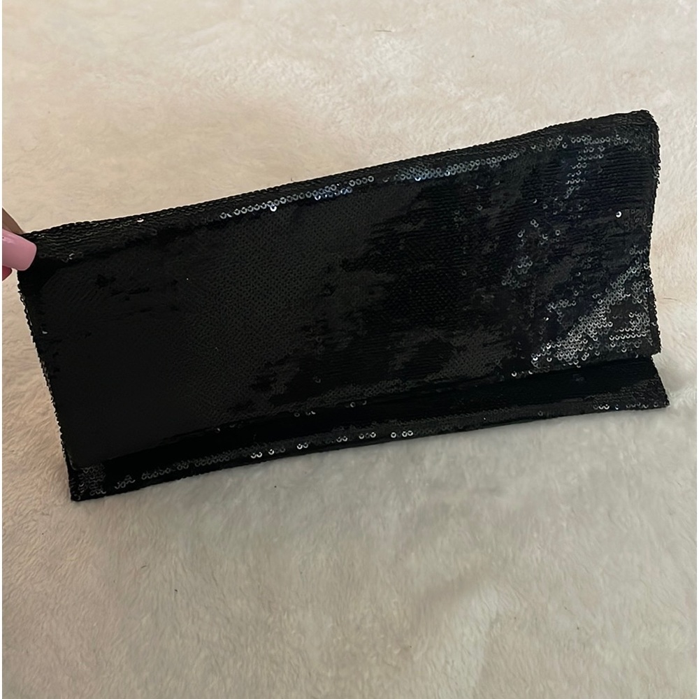 Forever 21 Sequined Clutch Purse With Silver Chain Strap
